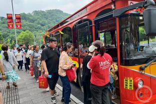 大战在即？克雷桑、贾德松社媒晒个人海报，预热泰山vs海港比赛