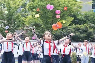 表现不错！活塞新援丰泰基奥替补32分钟 19投8中贡献20分9篮板